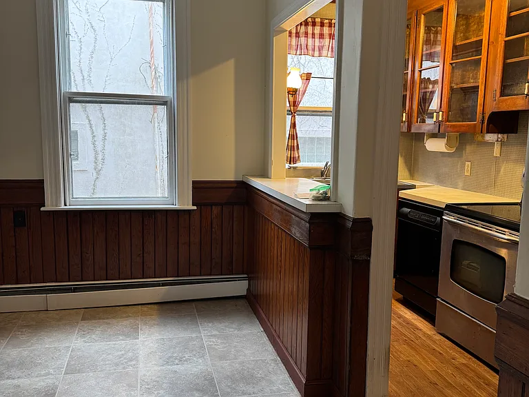 118 Franklin St #1 — Photo 12