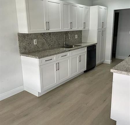 4th image of 9341 NW 32nd St