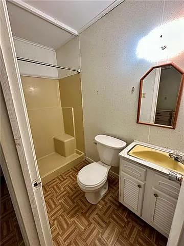 677 Fairlawn Dr — Photo 15