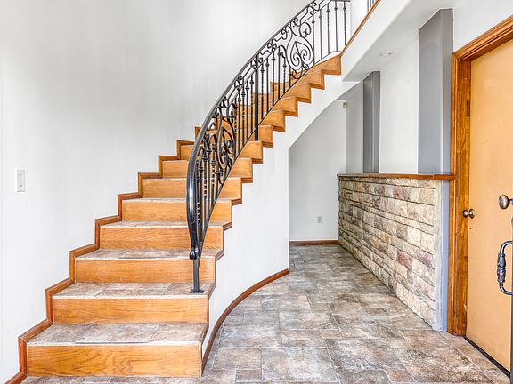 Entry way