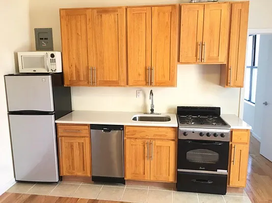 Rented by Bohemia Realty Group | media 29