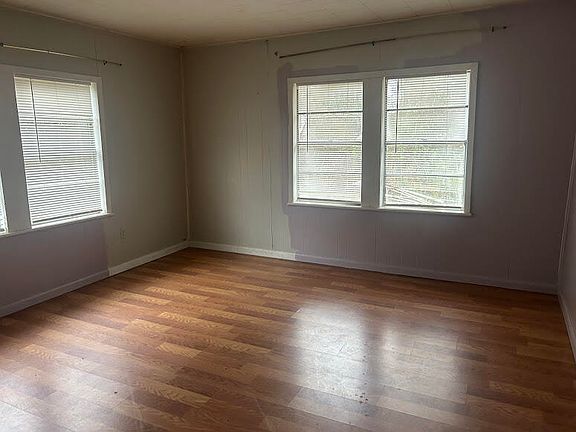5th image of 1634 Spring Hill Rd