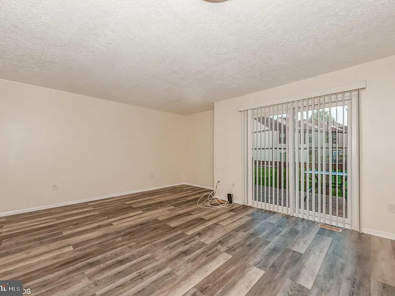 19 Mooring Ct — Photo 3