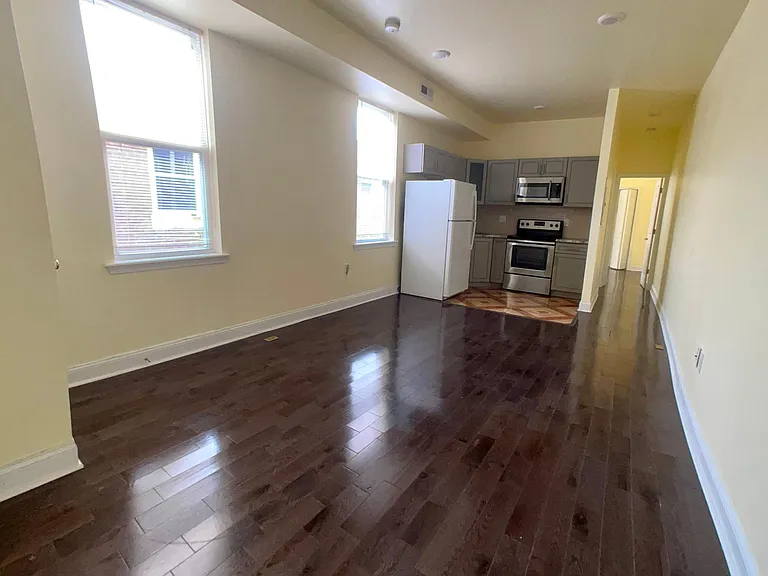 1427 W Girard Ave #3R — Photo 2