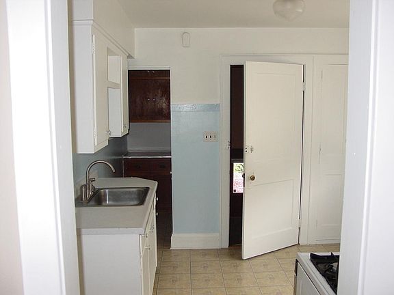 4th image of 3144A N Weil St