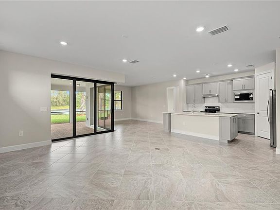 4th image of 17098 OAKSTEAD DR