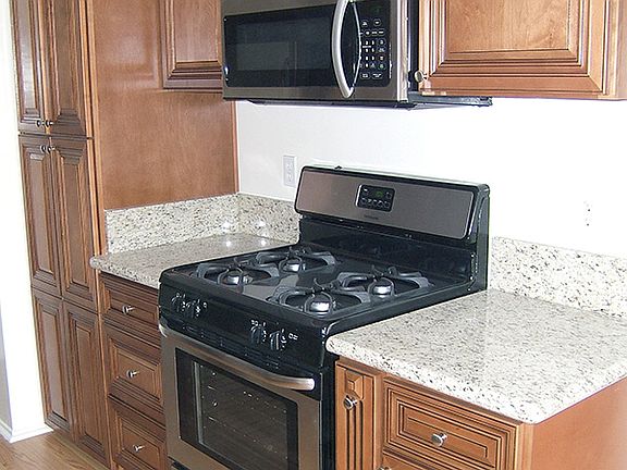 5th image of 1819 Parnell Ave APT 6