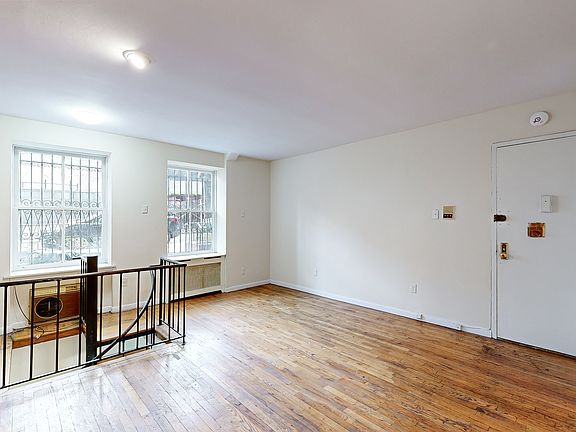 4th image of 156 W 77th St #A