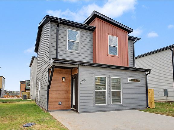 3rd image of 540 Solar St