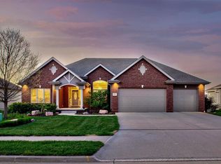 210 Traders Pointe Cir, Council Bluffs, IA 51501