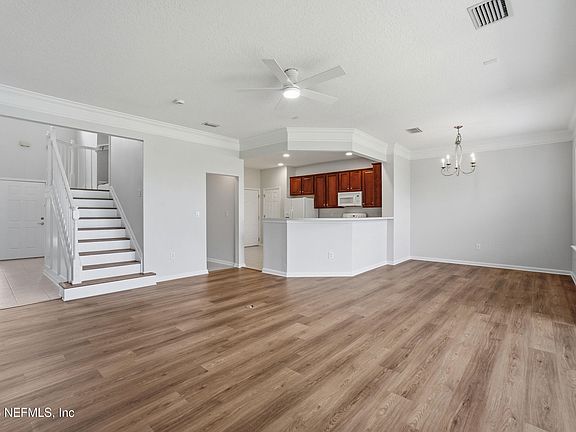 5th image of 6390 AUTUMN BERRY Circle