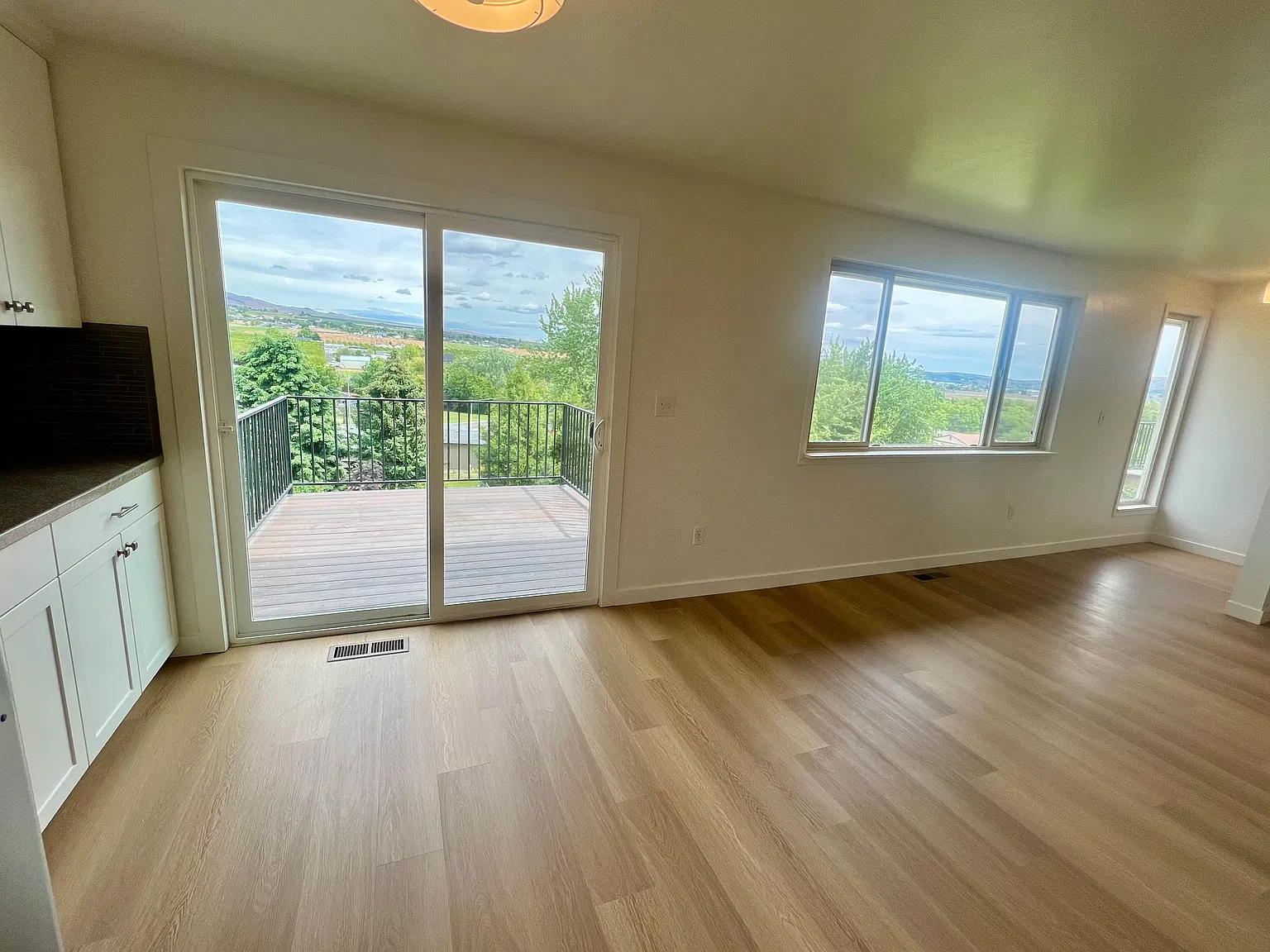 3 bed, 1600 sqft, $1,900 — Photo 3