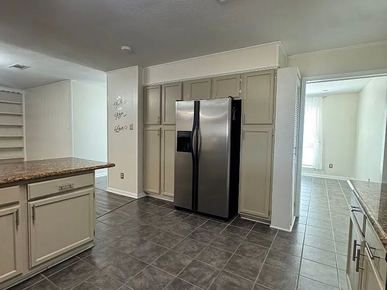 1315 Sussex Dr — Photo 7