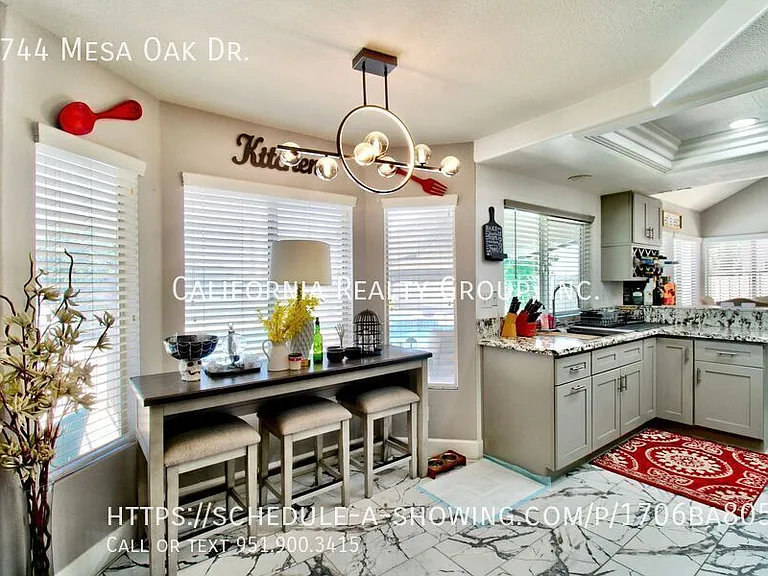 8744 Mesa Oak Dr — Photo 16