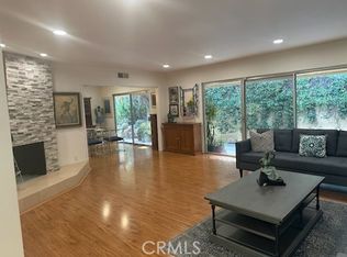 1109 Chantilly Rd, Los Angeles, CA 90077