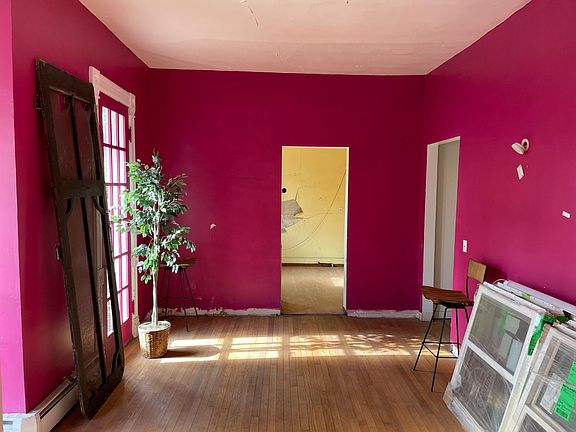 5th image of 605 Franklin St