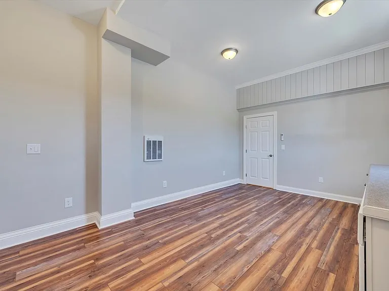 1180 Longfield Rd — Photo 107