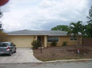 510 Pennview Ave, Lehigh Acres, FL 33936