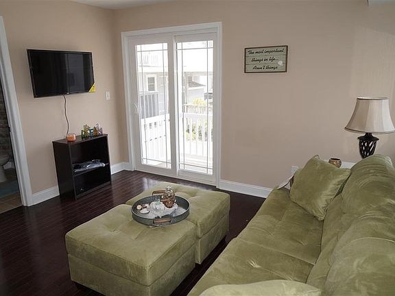 3rd image of 7505 Landis Ave