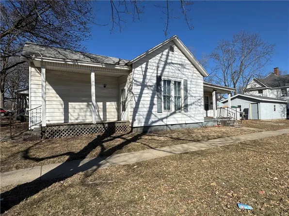 1520 Marshall Ave, Mattoon, IL 61938