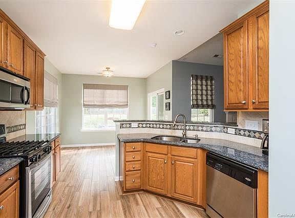 5th image of 5022 Timber Falls Dr #528