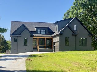 1998 New Lewisburg Hwy, Columbia, TN 38401