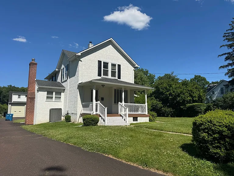 1131 Trewellyn Ave — Photo 3