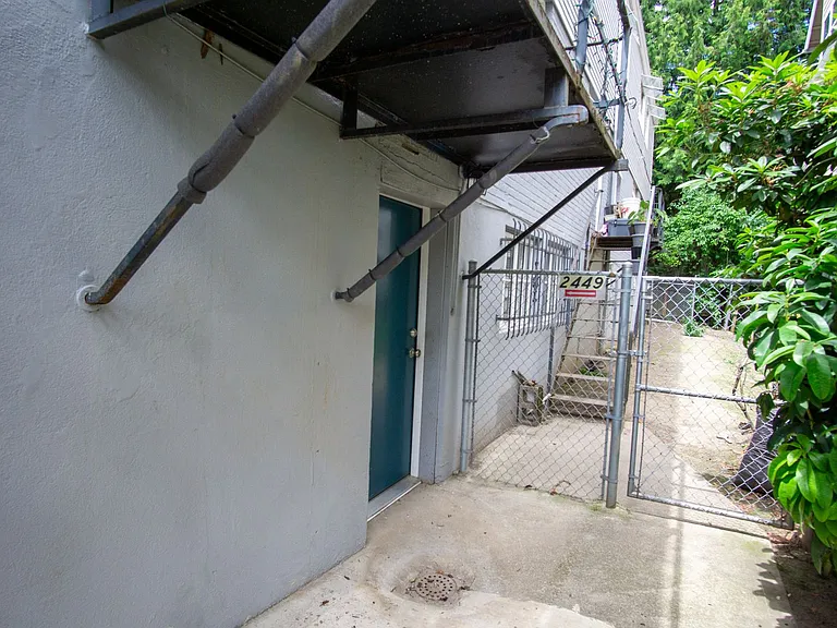 Great NW Location: Spacious 1 Bedroom Ready Now! — Photo 15