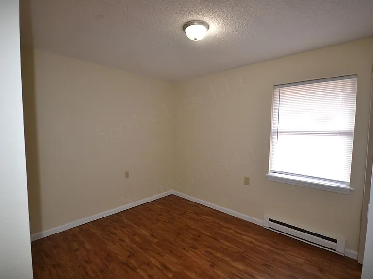 912 N Walnut Ave — Photo 5