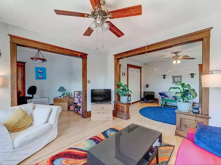 1227 Monroe St NE — Photo 3
