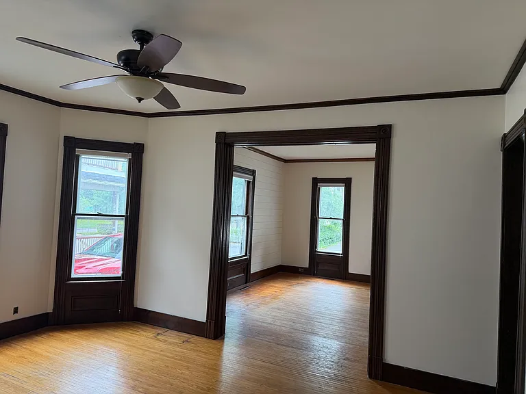 141 Hubbell St — Photo 2