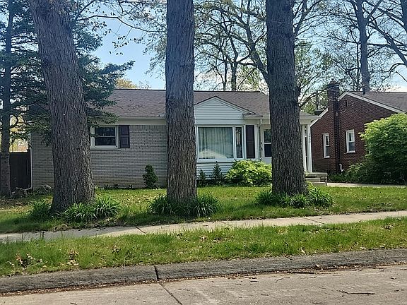 3rd image of 1930 Clifton Ave