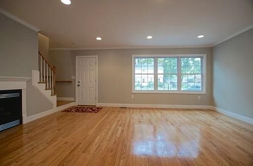 4th image of 15 Rawson Ave
