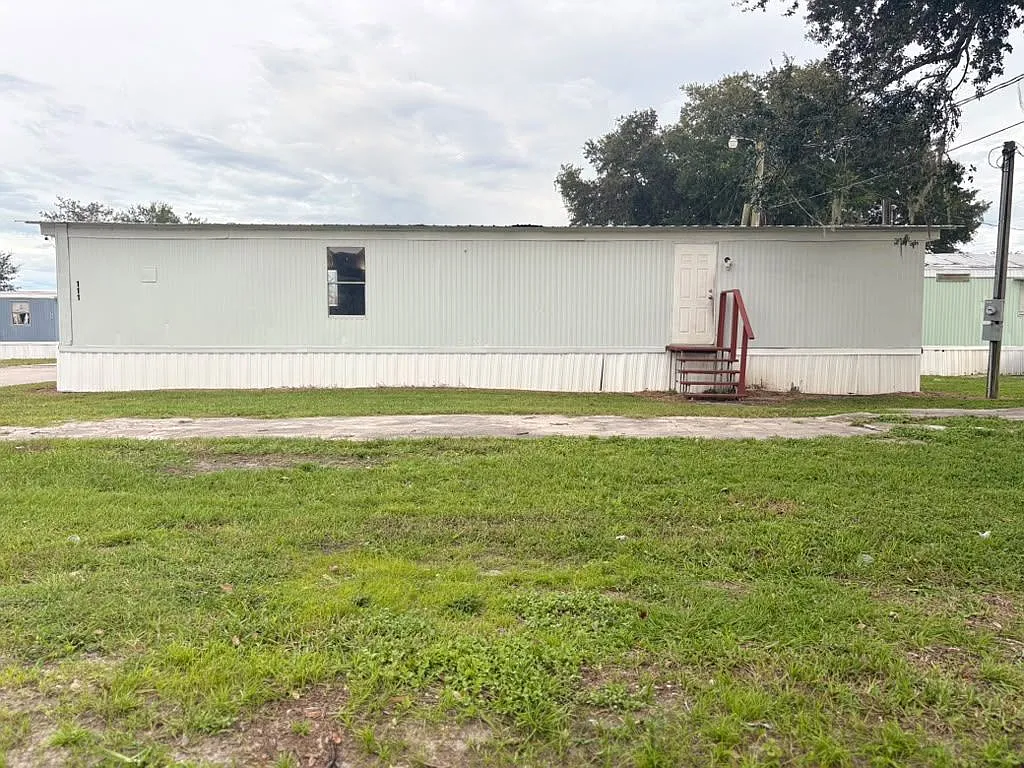 2 bed, 1.0 bath, 952 sqft, $850 — Photo 1