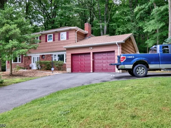 27 Mildred Ter, Roxbury Twp., NJ 07836