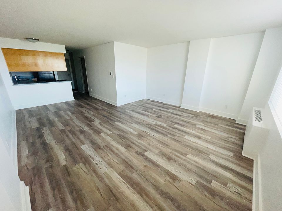 1st image of 600 E 8th St APT 11L