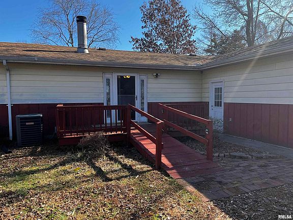 4th image of 410 E Logan St