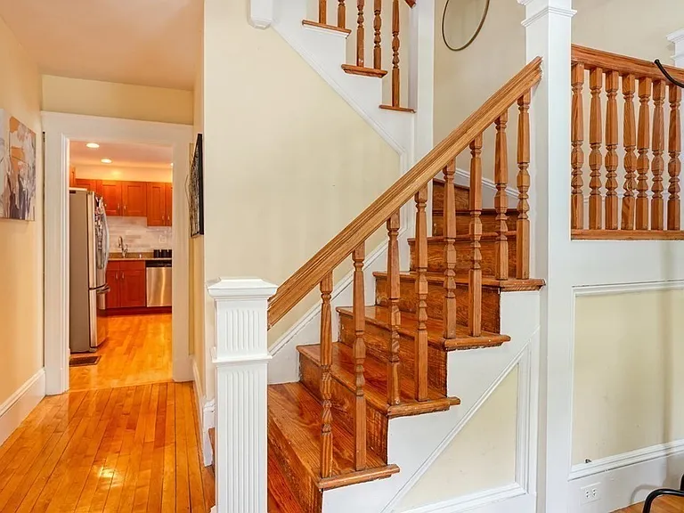 7 Vincent Ave — Photo 6