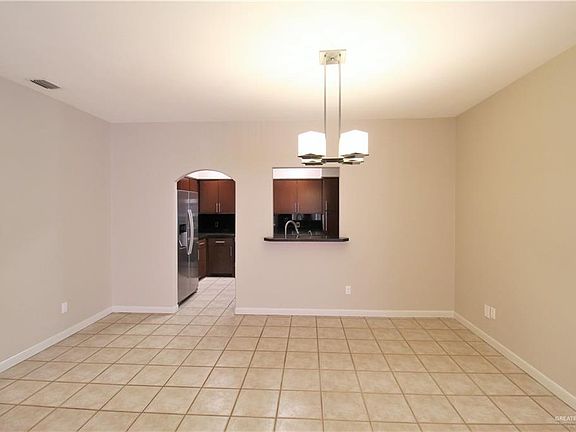 5th image of 108 E Yucca Ave