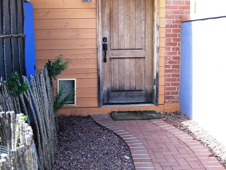 2215 E La Mirada St #B-M — Photo 2