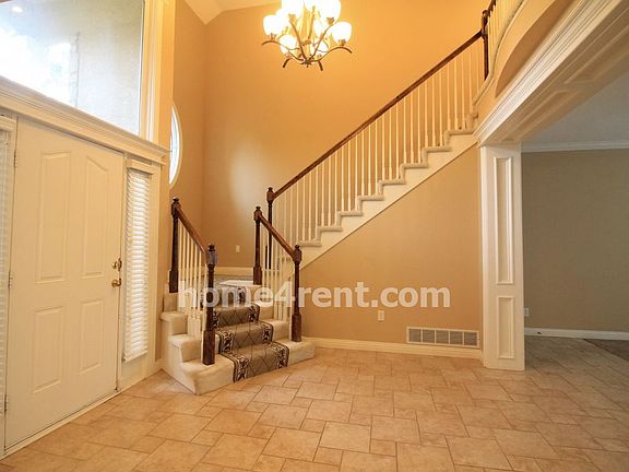 4th image of 14320 England St
