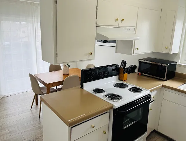 Pacific Garden Apartments — Photo 16
