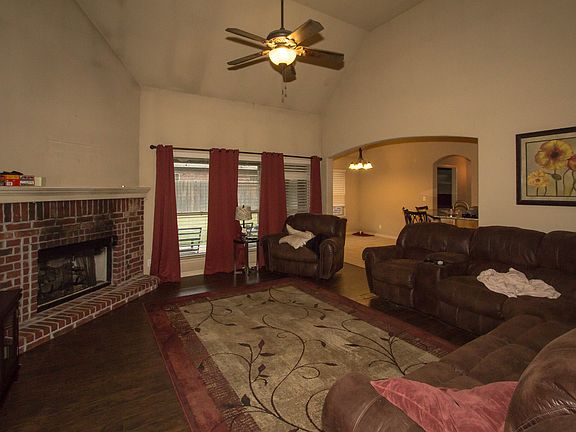4th image of 1221 E 135th Pl