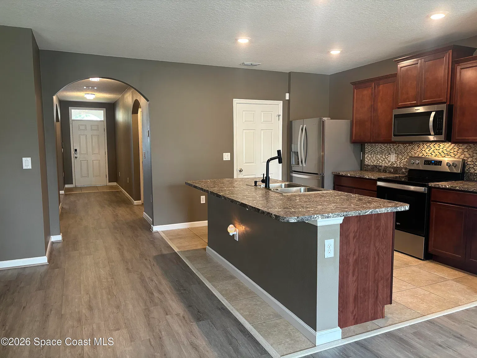 3 bed, 2.0 bath, 1676 sqft, $2,000 — Photo 4