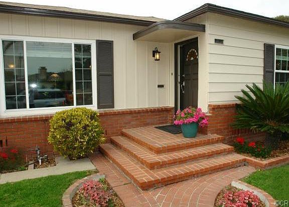 3rd image of 3605 Gaviota Ave