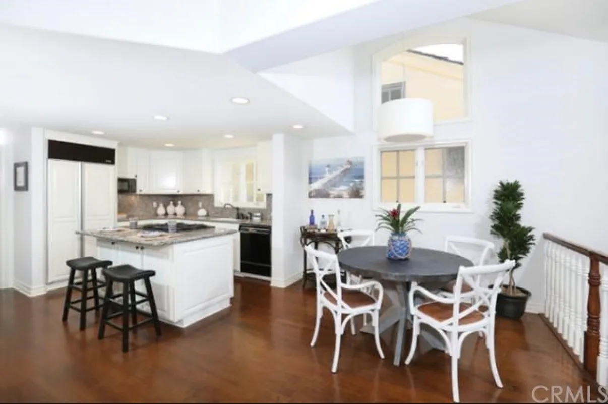 2 bed, 1400 sqft, $7,500 — Photo 4