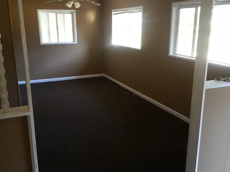 3019 Lakewood Dr — Photo 3