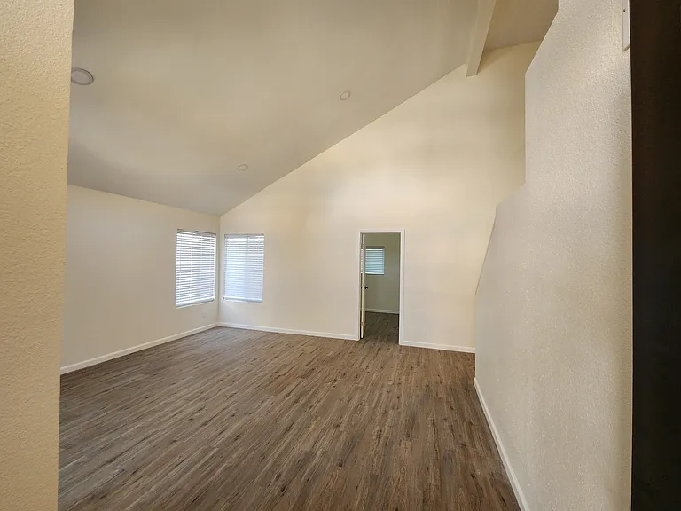 1846 E Milling St — Photo 8