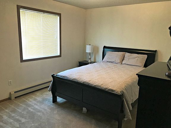 4th image of 604 8th Ave S #202