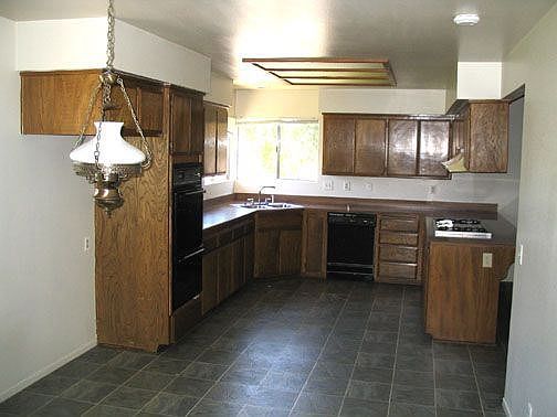 2nd image of 1331 Calzada Ave